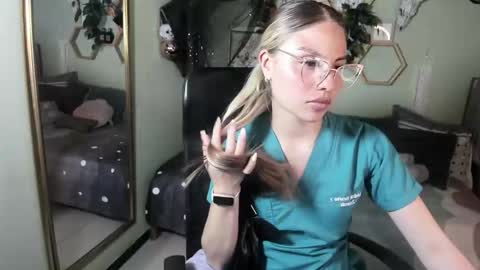 Snapshot of soy_marcela chatting on 03/09/26, 08:35 Marce online show from 03/09/26, 08:35