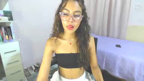 Snapshot of soy_miauhg chatting on 06/10/26, 03:50 Miauhg online show from 06/10/26, 03:50