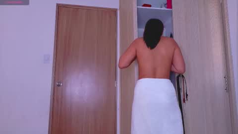 Snapshot of soy_naty_rose3 chatting on 10/14/25, 12:17 Naty online show from 10/14/25, 12:17