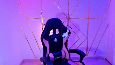 Snapshot of soy_sheila chatting on 11/20/25, 02:28 sheila smitt online show from 11/20/25, 02:28