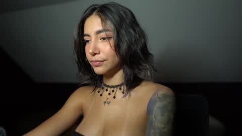 100 explicit here   online show from 01/17/25, 10:33