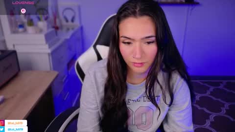 Luisa    online show from 11/10/25, 08:19