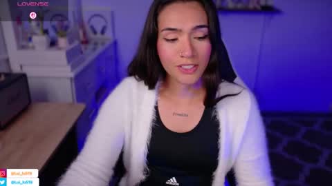 Luisa    online show from 11/23/25, 10:09