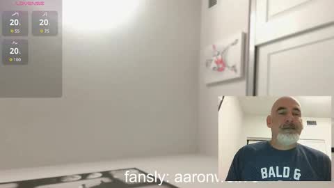 Snapshot of soyelpoti79 chatting on 11/23/25, 04:18 WhiteWolfFL online show from 11/23/25, 04:18