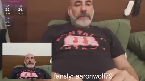 Snapshot of soyelpoti79 chatting on 01/11/26, 04:23 WhiteWolfFL online show from 01/11/26, 04:23