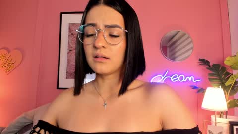 Snapshot of soysaraa_ chatting on 02/01/25, 08:08 Aleja online show from 02/01/25, 08:08