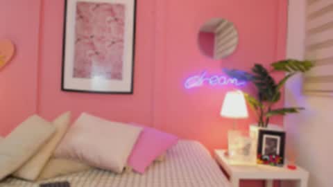 Snapshot of soysaraa_ chatting on 10/01/25, 05:46 Aleja online show from 10/01/25, 05:46