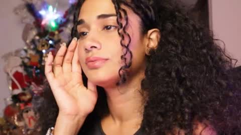Snapshot of soytropicalfruit chatting on 01/05/25, 04:25 You want to talk to me more personal follow me in My Channel VIP 50 the discount online show from 01/05/25, 04:25
