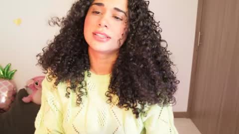 Snapshot of soytropicalfruit chatting on 02/05/25, 09:50 You want to talk to me more personal follow me in My Channel VIP 50 the discount online show from 02/05/25, 09:50