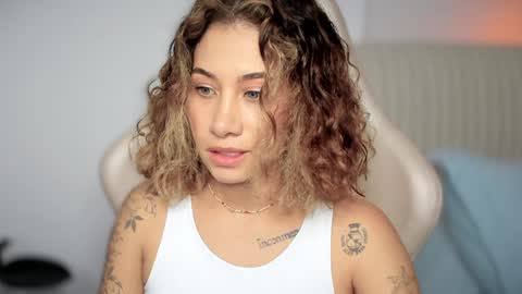 Snapshot of soytulu_ chatting on 12/19/24, 03:19 brisa  s online show from 12/19/24, 03:19
