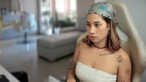 Snapshot of soytulu_ chatting on 02/17/25, 03:42 brisa  s online show from 02/17/25, 03:42