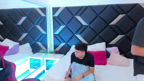 Gabo Lucas and Justin online show from 11/19/25, 12:10