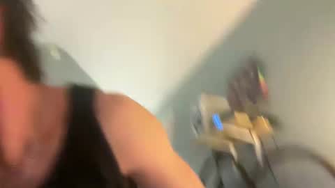 Snapshot of spacecase843 chatting on 01/28/25, 04:08 TrndSettrz online show from 01/28/25, 04:08