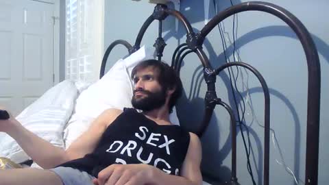 Snapshot of spacecase843 chatting on 02/02/25, 10:17 TrndSettrz online show from 02/02/25, 10:17