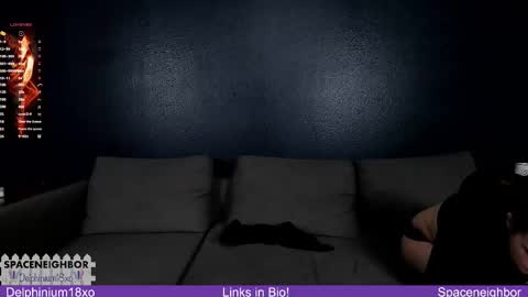 Snapshot of spaceneighbor chatting on 12/15/25, 06:23 Spaceneighbor online show from 12/15/25, 06:23