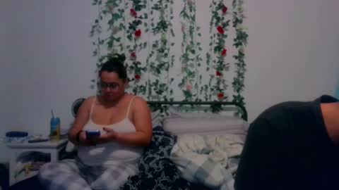 spanishcouple4255 online show from 10/23/25, 04:45