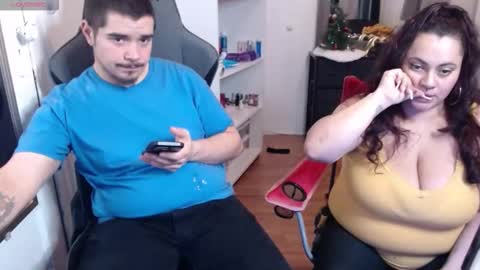 Snapshot of spanishcouple4255 chatting on 12/20/25, 07:54 spanishcouple4255 online show from 12/20/25, 07:54