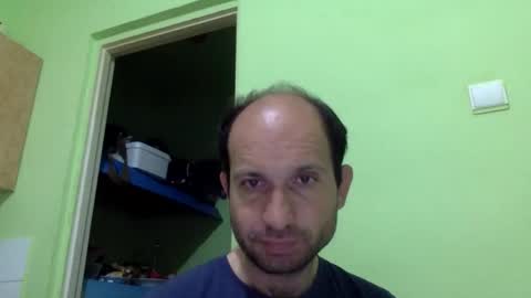 Snapshot of sparei7 chatting on 05/04/26, 09:11 Snaiky online show from 05/04/26, 09:11