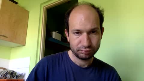 Snapshot of sparei7 chatting on 05/06/26, 09:14 Snaiky online show from 05/06/26, 09:14