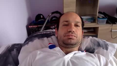 Snapshot of sparei7 chatting on 05/12/26, 08:55 Snaiky online show from 05/12/26, 08:55