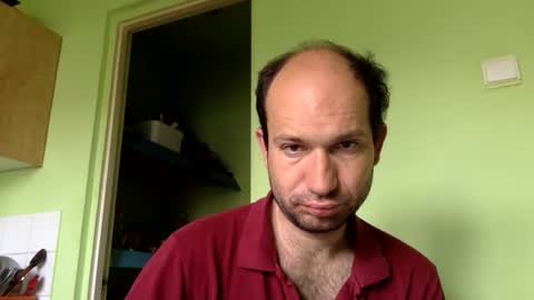 Snapshot of sparei7 chatting on 05/15/26, 10:11 Snaiky online show from 05/15/26, 10:11