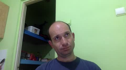 Snapshot of sparei7 chatting on 05/17/26, 09:44 Snaiky online show from 05/17/26, 09:44