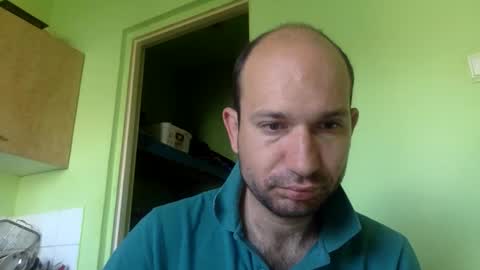 Snapshot of sparei7 chatting on 05/23/26, 09:35 Snaiky online show from 05/23/26, 09:35