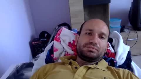 Snapshot of sparei7 chatting on 05/25/26, 09:15 Snaiky online show from 05/25/26, 09:15