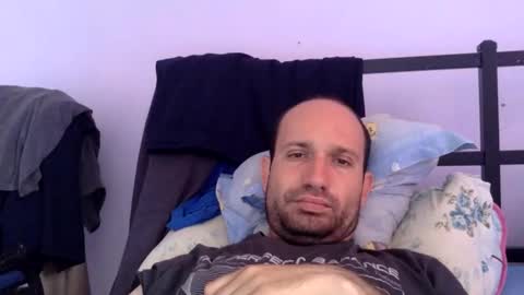 Snapshot of sparei7 chatting on 06/04/26, 09:04 Snaiky online show from 06/04/26, 09:04