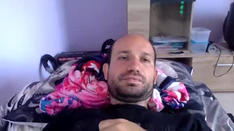 Snapshot of sparei7 chatting on 06/07/26, 10:52 Snaiky online show from 06/07/26, 10:52