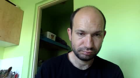Snapshot of sparei7 chatting on 06/08/26, 08:15 Snaiky online show from 06/08/26, 08:15