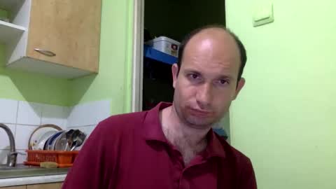 Snapshot of sparei7 chatting on 06/09/26, 10:32 Snaiky online show from 06/09/26, 10:32