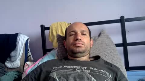Snapshot of sparei7 chatting on 06/12/26, 09:30 Snaiky online show from 06/12/26, 09:30