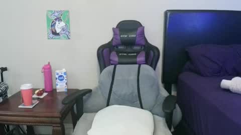 Snapshot of sparkle_pinuppp chatting on 01/18/26, 08:40 Tip 1 token Follow me on instagram Sparkle pinuppp online show from 01/18/26, 08:40