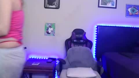 Snapshot of sparkle_pinuppp chatting on 02/15/26, 08:24 Tip 1 token Follow me on instagram Sparkle pinuppp online show from 02/15/26, 08:24