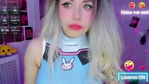 Snapshot of sparklemona chatting on 02/16/25, 01:47 SparkleMona online show from 02/16/25, 01:47