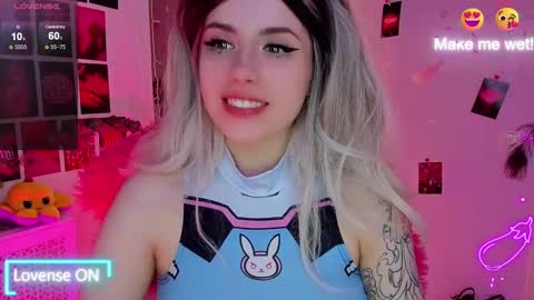 Snapshot of sparklemona chatting on 02/20/25, 11:09 SparkleMona online show from 02/20/25, 11:09