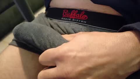 Snapshot of sparklenuts17 chatting on 12/02/24, 02:52 sparklenuts17 online show from 12/02/24, 02:52