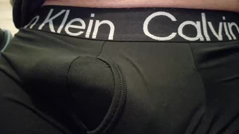 Snapshot of sparklenuts17 chatting on 09/28/25, 02:11 sparklenuts17 online show from 09/28/25, 02:11