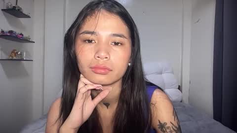 Snapshot of sparklexcx chatting on 02/17/26, 01:51 Sparkle online show from 02/17/26, 01:51