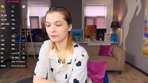 Kate online show from 06/15/26, 07:43