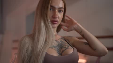 Snapshot of sparks__daisy chatting on 12/09/24, 02:49 DAISY online show from 12/09/24, 02:49