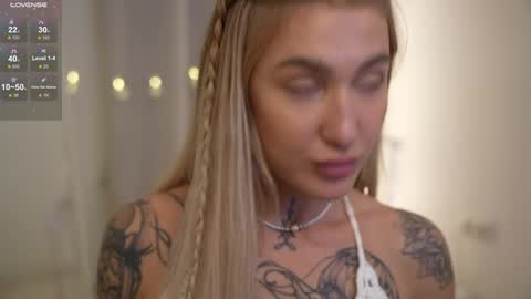 Snapshot of sparks__daisy chatting on 12/20/24, 02:05 DAISY online show from 12/20/24, 02:05