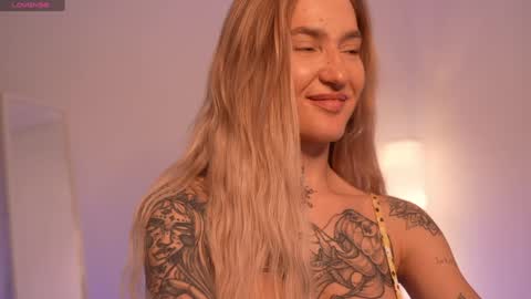 Snapshot of sparks__daisy chatting on 01/26/25, 01:47 DAISY online show from 01/26/25, 01:47