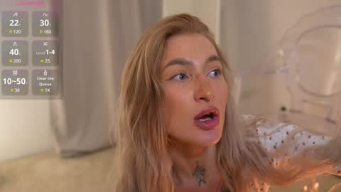 Snapshot of sparks__daisy chatting on 02/02/25, 07:04 DAISY online show from 02/02/25, 07:04