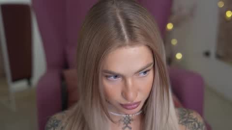 Snapshot of sparks__daisy chatting on 03/09/25, 04:44 DAISY online show from 03/09/25, 04:44