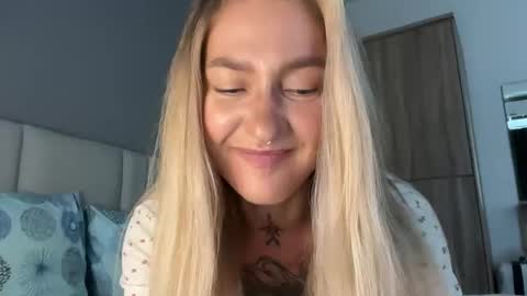 Snapshot of sparks__daisy chatting on 09/11/25, 07:08 DAISY online show from 09/11/25, 07:08