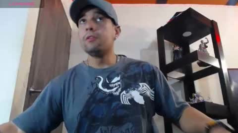 Snapshot of spartacus_cam chatting on 01/08/25, 05:27     online show from 01/08/25, 05:27