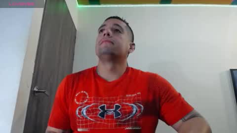 Snapshot of spartacus_cam chatting on 01/21/25, 04:54     online show from 01/21/25, 04:54