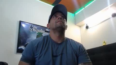 Snapshot of spartacus_cam chatting on 09/18/25, 07:10     online show from 09/18/25, 07:10